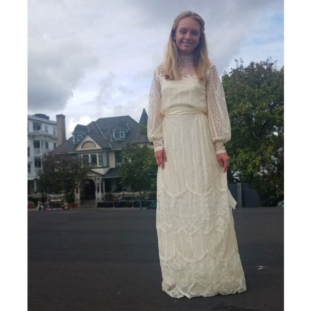 Vintage Victorian Bohemia Wedding Dress - Picture 1 of 7
